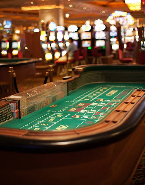 Mobile phone showing Auto Roulette betting setup and auto-spin configuration